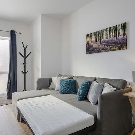 1 Bed Apt Sleeps 4 Luton  Kültér fotó