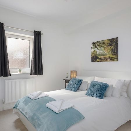 1 Bed Apt Sleeps 4 Luton  Kültér fotó