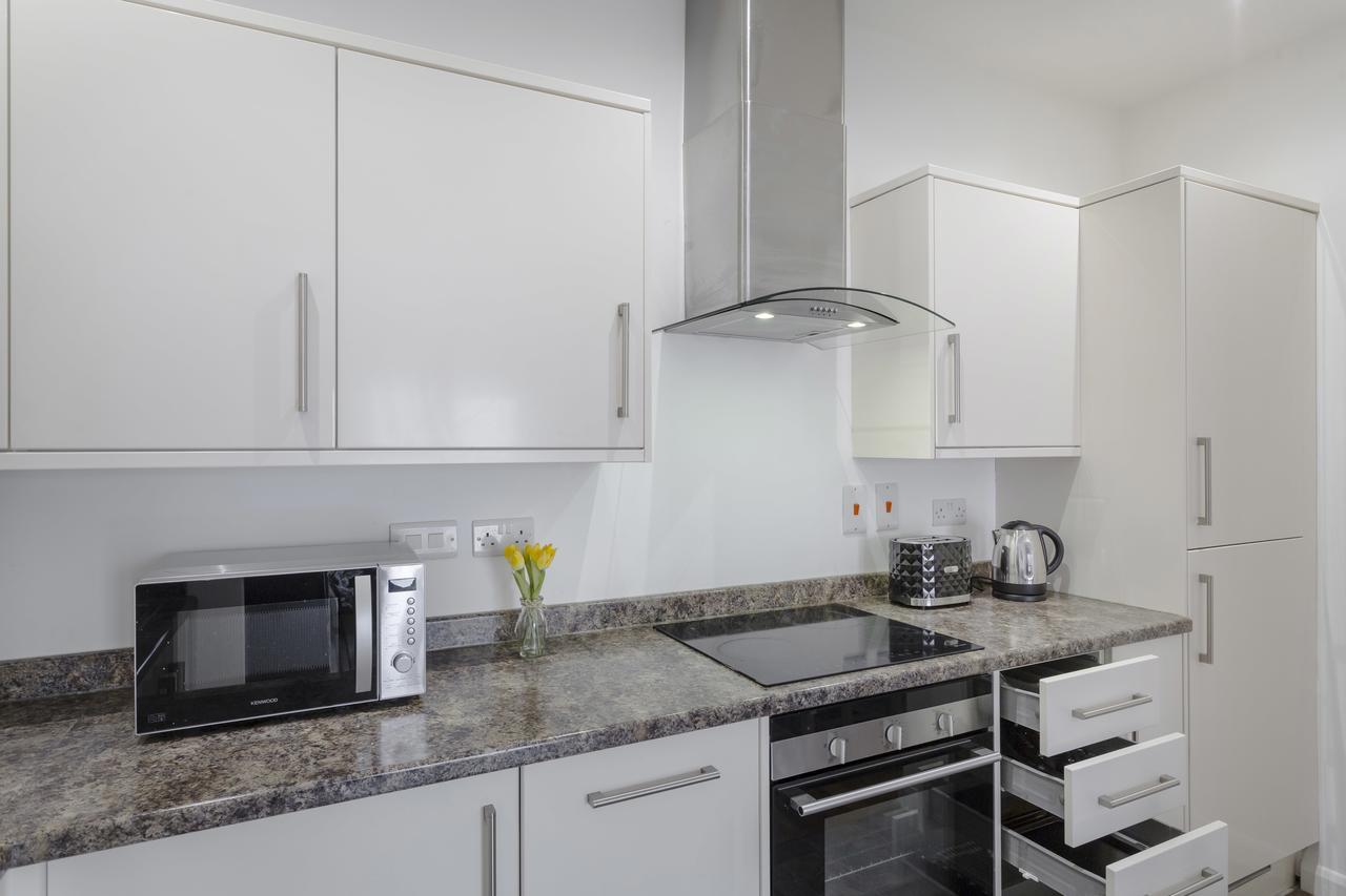 1 Bed Apt Sleeps 4 Luton  Kültér fotó