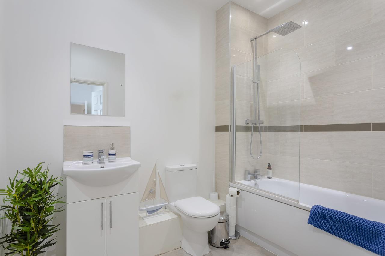 1 Bed Apt Sleeps 4 Luton  Kültér fotó