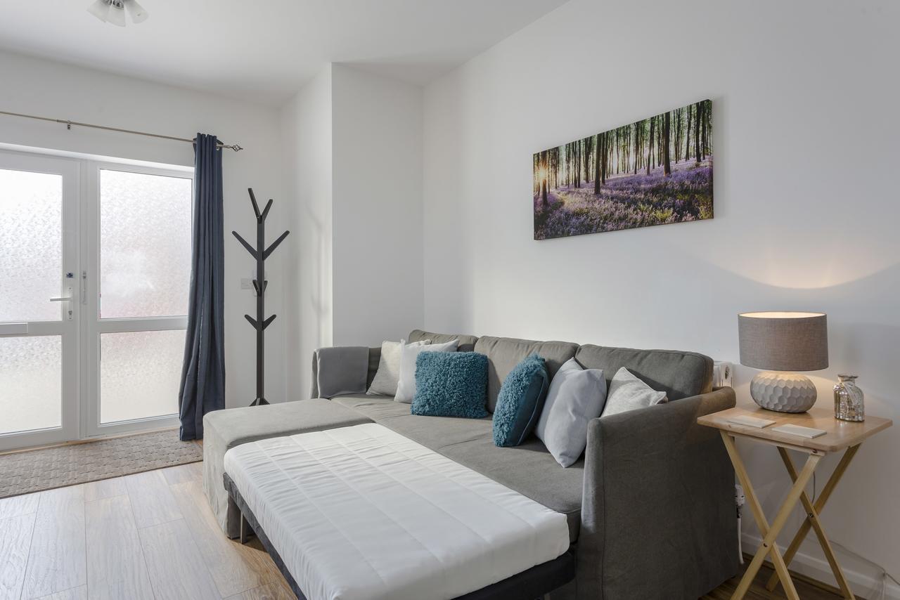 1 Bed Apt Sleeps 4 Luton  Kültér fotó
