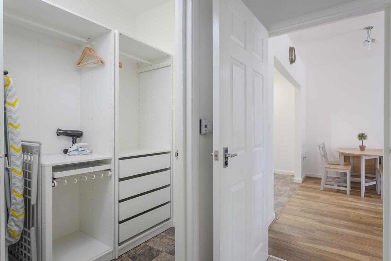 1 Bed Apt Sleeps 4 Luton  Kültér fotó