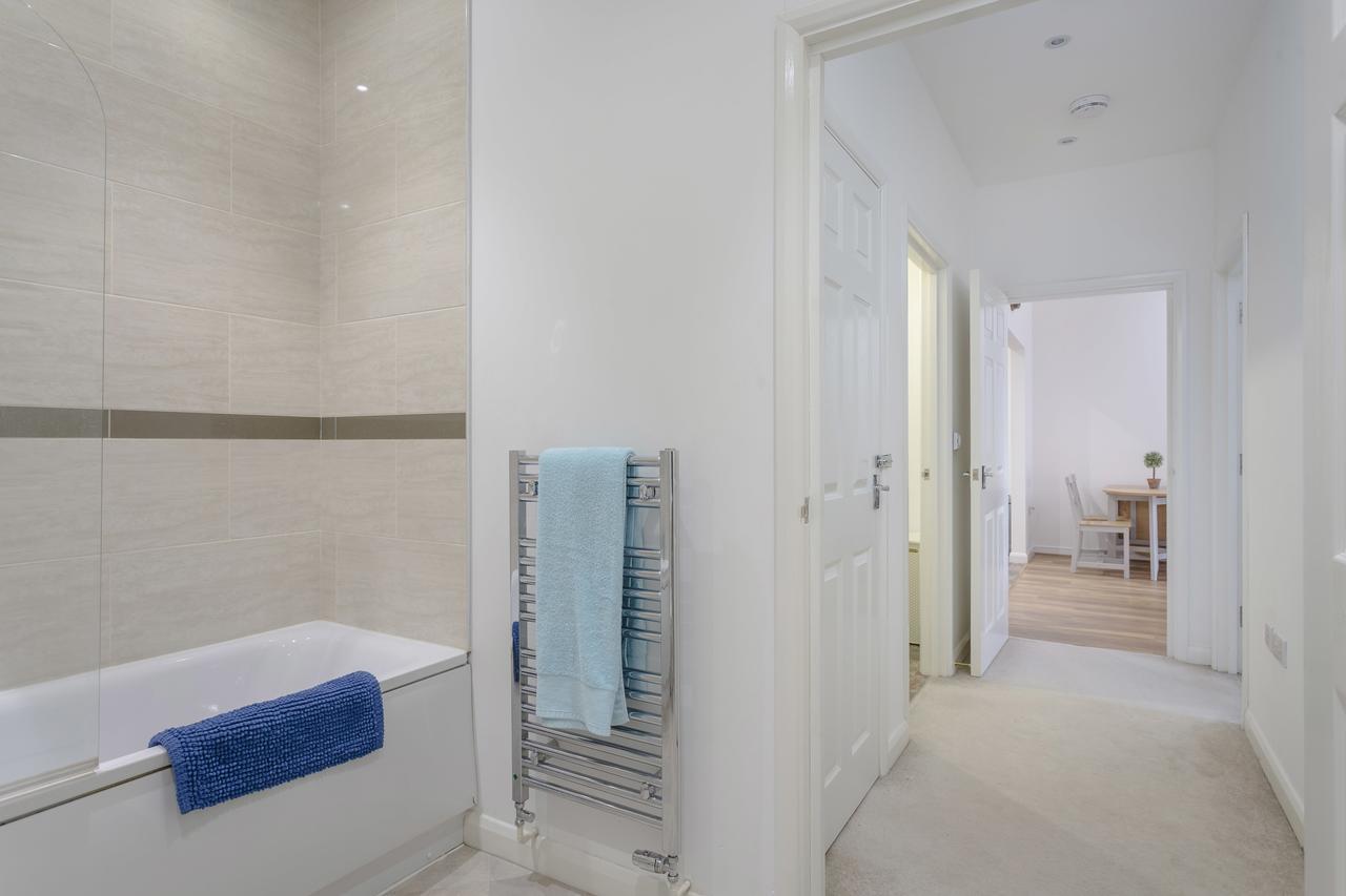 1 Bed Apt Sleeps 4 Luton  Kültér fotó